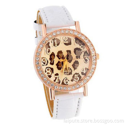 Leopard Pattern Round Dial Women's Analog Watch with Faux Leather Strap (White)